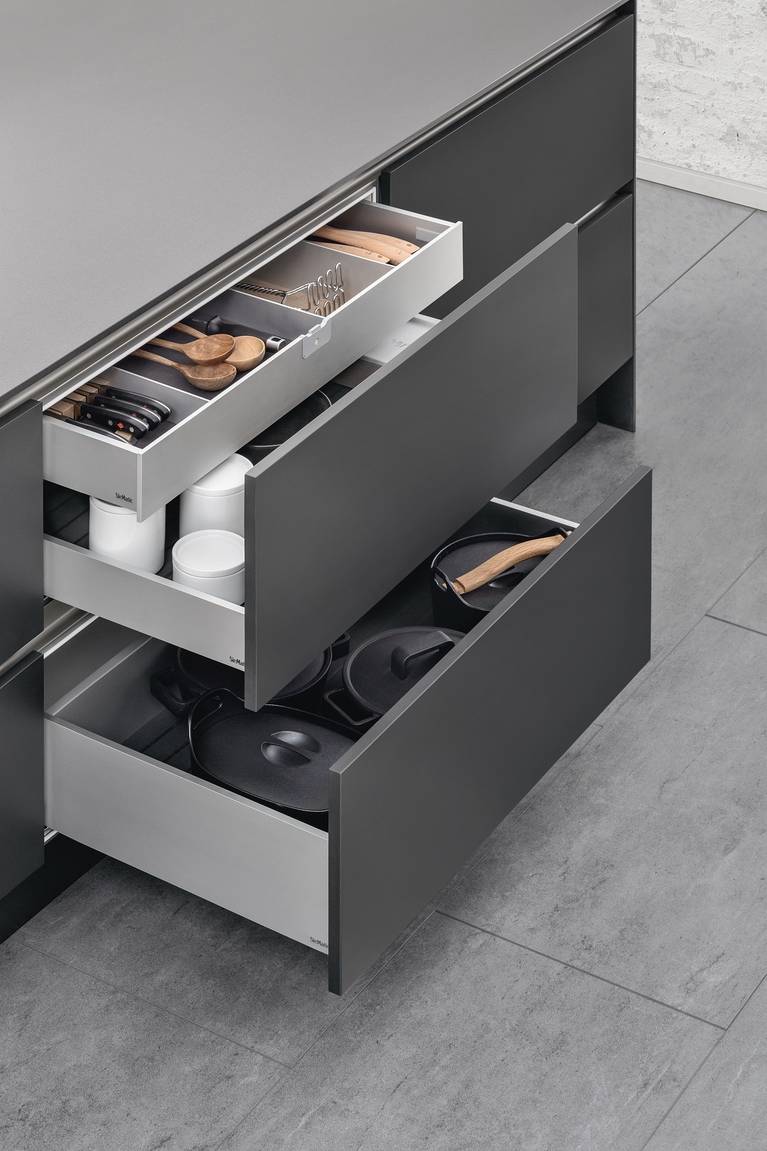 The internal drawer by SieMatic provides a second level for pull-outs for more flexibility in the kitchen.